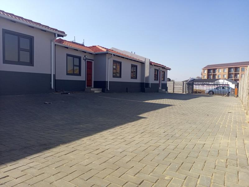 2 Bedroom Property for Sale in Chiawelo Gauteng