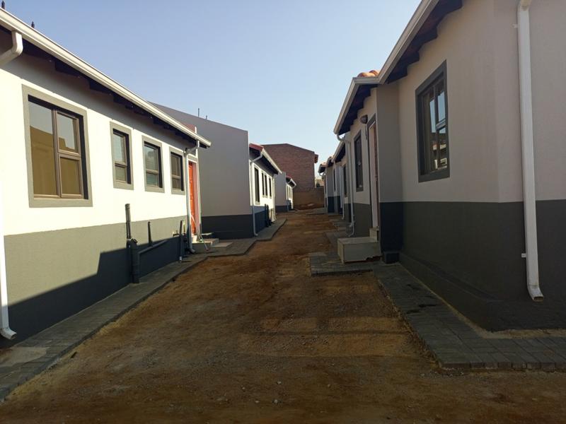 2 Bedroom Property for Sale in Chiawelo Gauteng