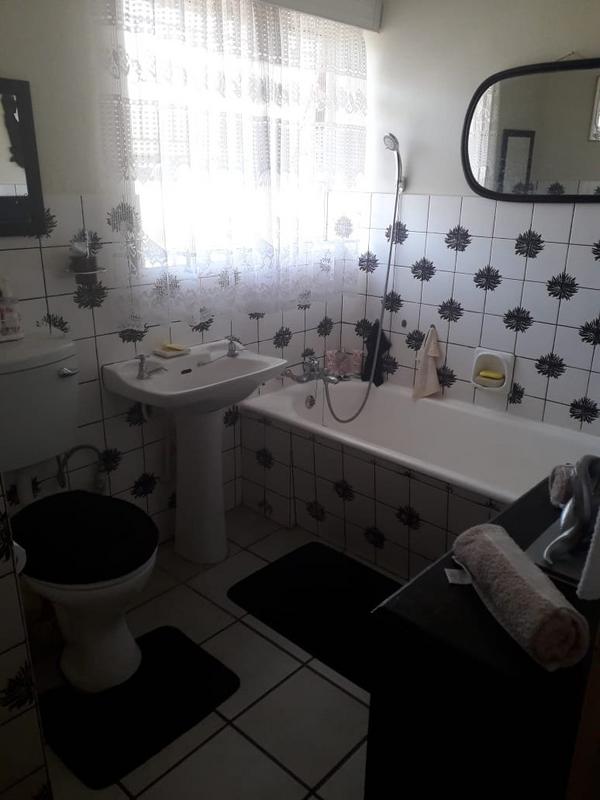 2 Bedroom Property for Sale in Pretoria North Gauteng