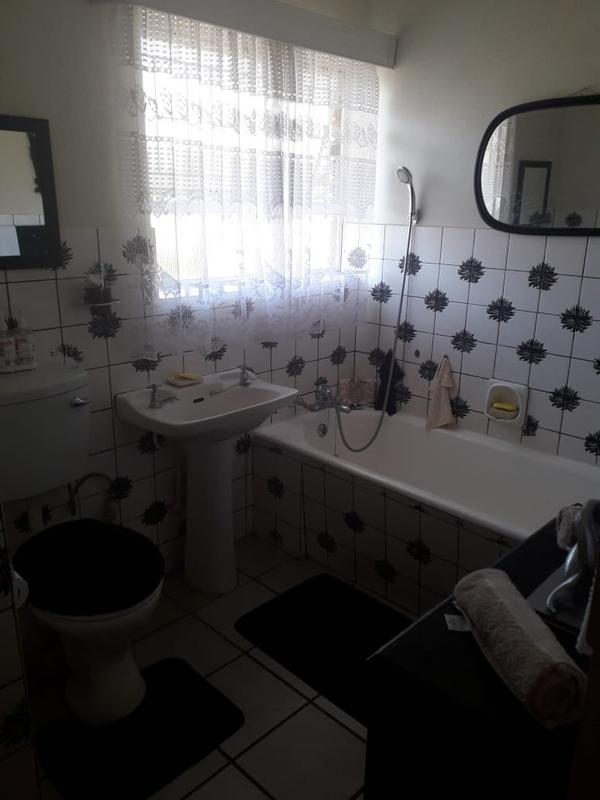 2 Bedroom Property for Sale in Pretoria North Gauteng