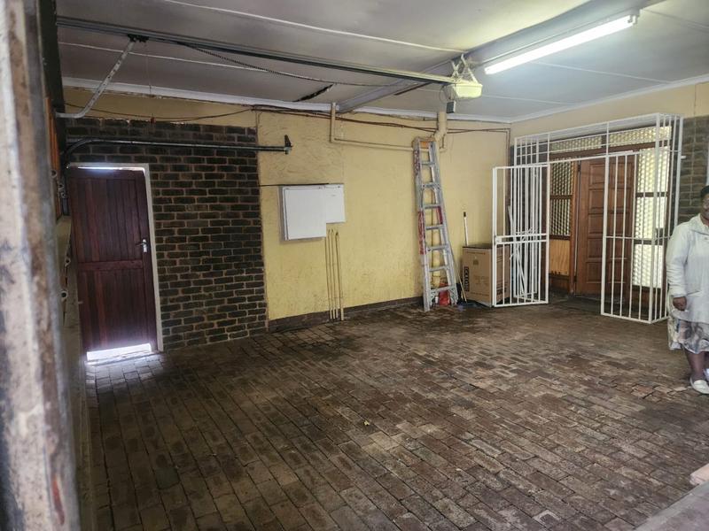 To Let 2 Bedroom Property for Rent in Germiston Central Gauteng
