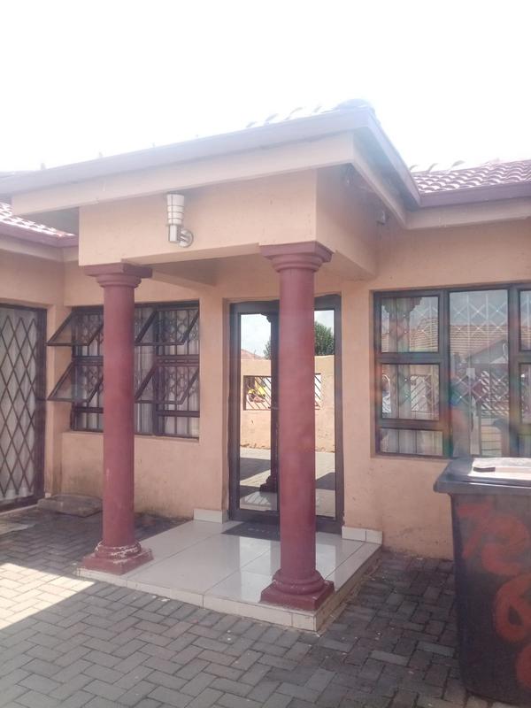 3 Bedroom Property for Sale in Lotus Gardens Gauteng