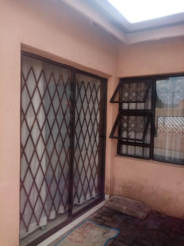 3 Bedroom Property for Sale in Lotus Gardens Gauteng