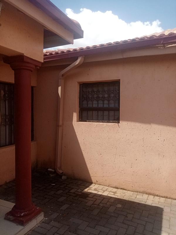 3 Bedroom Property for Sale in Lotus Gardens Gauteng