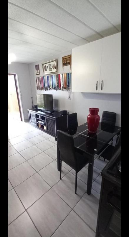 To Let 2 Bedroom Property for Rent in Glen Marais Gauteng