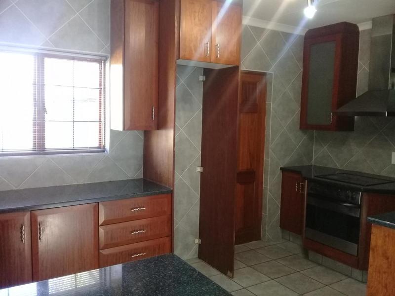 To Let 3 Bedroom Property for Rent in Halfway Gardens Gauteng