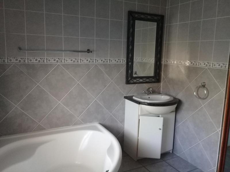 To Let 3 Bedroom Property for Rent in Halfway Gardens Gauteng