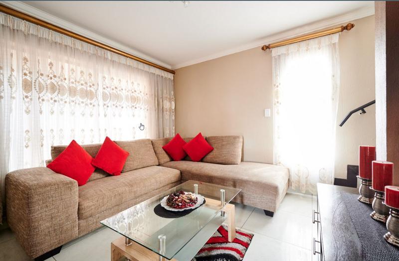 To Let 5 Bedroom Property for Rent in Noordwyk Gauteng
