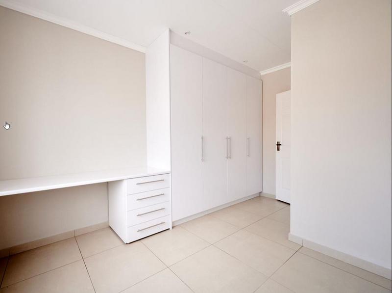 To Let 5 Bedroom Property for Rent in Noordwyk Gauteng