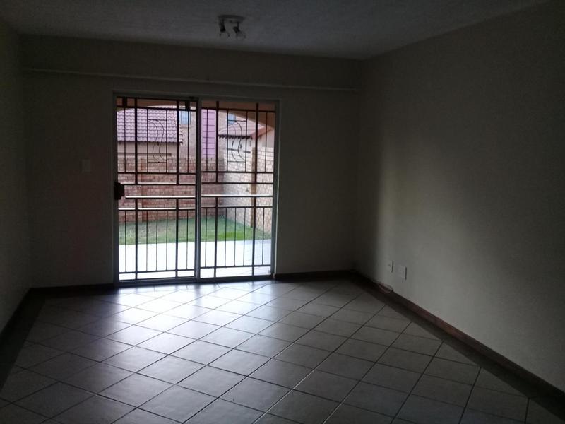 To Let 2 Bedroom Property for Rent in Noordwyk Gauteng