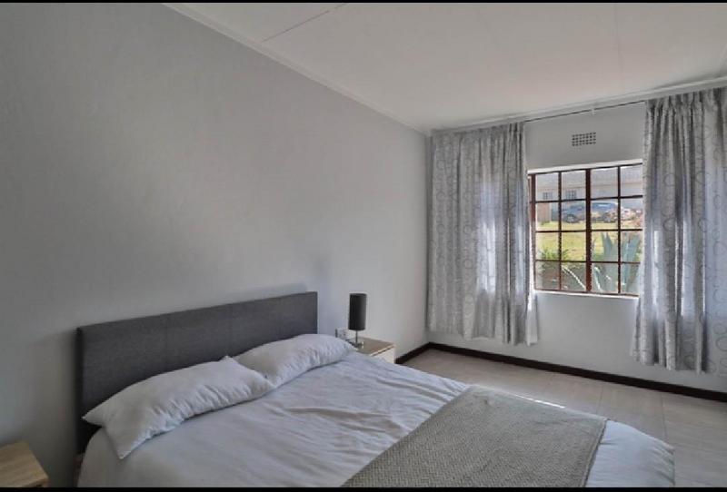 To Let 4 Bedroom Property for Rent in Lyndhurst Gauteng