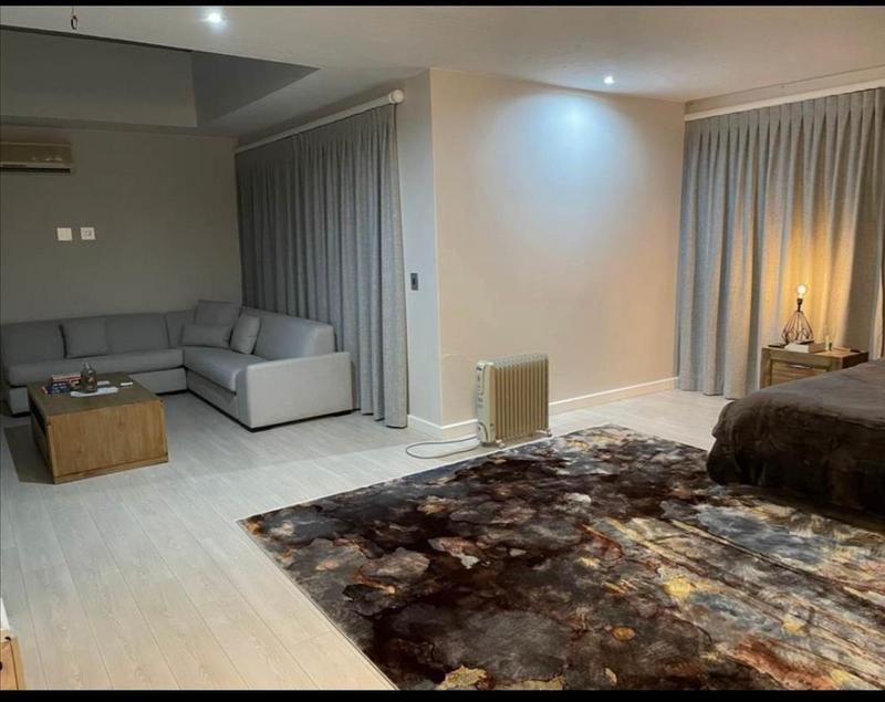 To Let 4 Bedroom Property for Rent in Sandhurst Gauteng