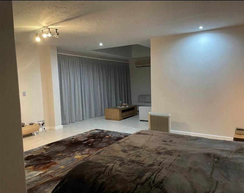 To Let 4 Bedroom Property for Rent in Sandhurst Gauteng