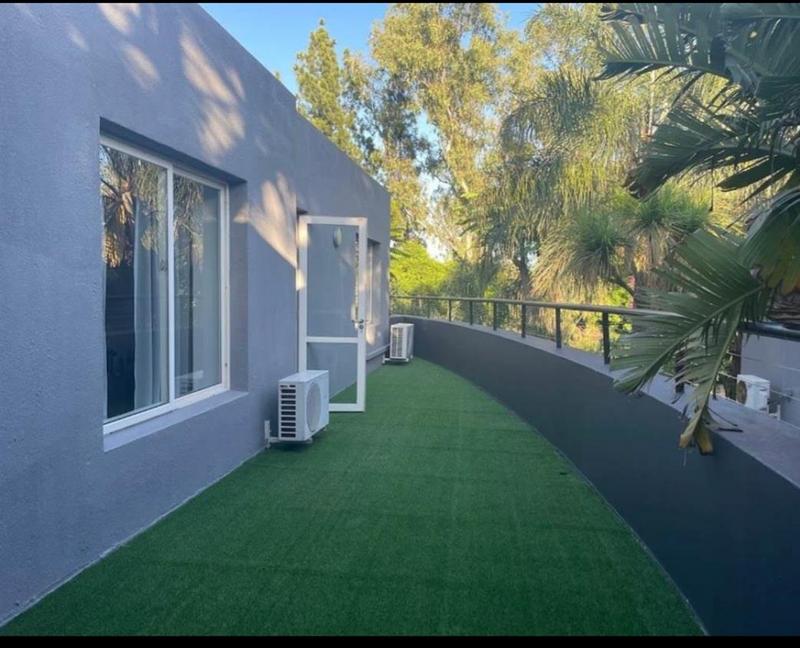 To Let 4 Bedroom Property for Rent in Sandhurst Gauteng