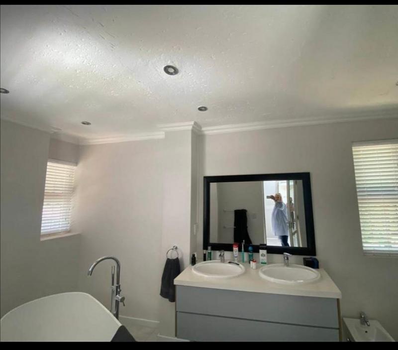 To Let 4 Bedroom Property for Rent in Sandhurst Gauteng