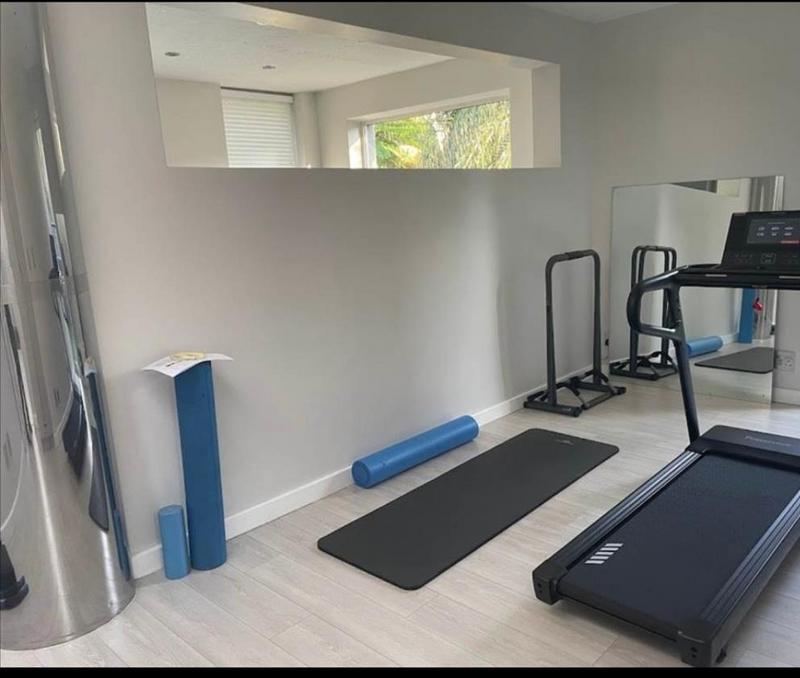 To Let 4 Bedroom Property for Rent in Sandhurst Gauteng