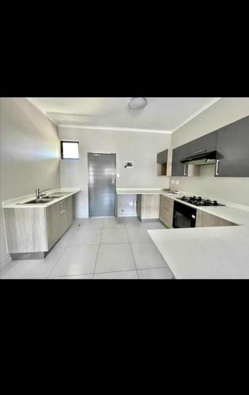 To Let 2 Bedroom Property for Rent in Midridge Park Gauteng