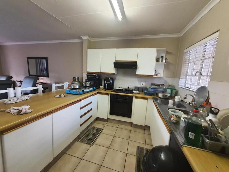 2 Bedroom Property for Sale in Noordwyk Gauteng