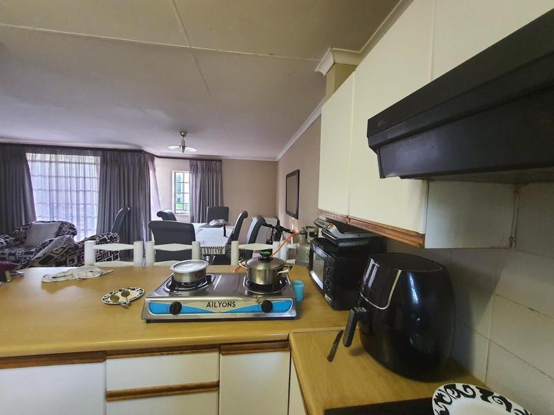 2 Bedroom Property for Sale in Noordwyk Gauteng