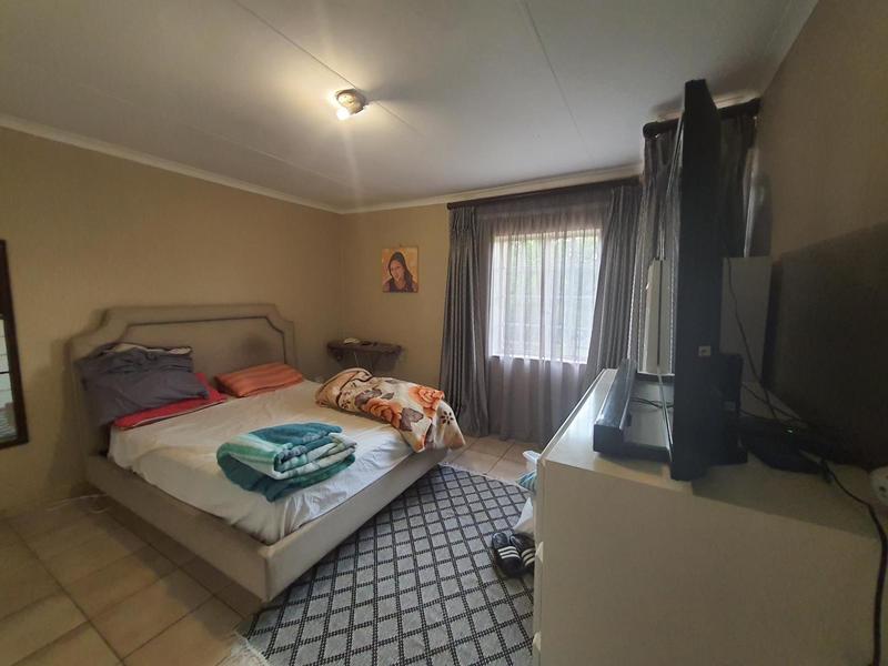 2 Bedroom Property for Sale in Noordwyk Gauteng