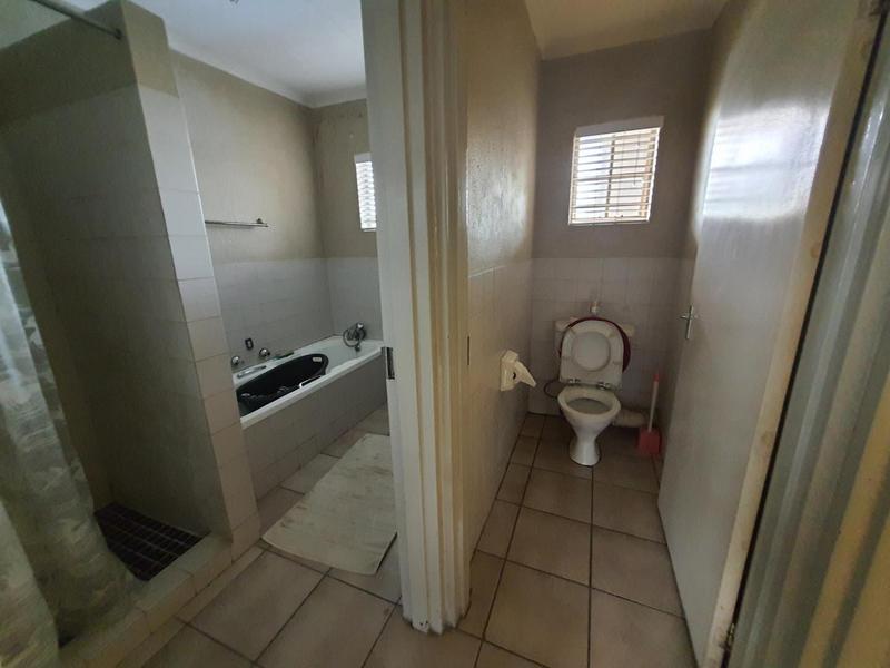 2 Bedroom Property for Sale in Noordwyk Gauteng