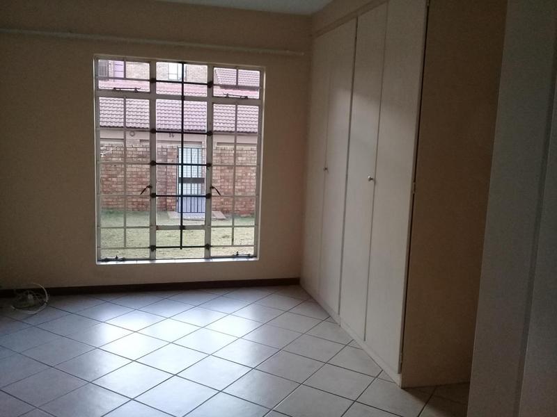 2 Bedroom Property for Sale in Noordwyk Gauteng