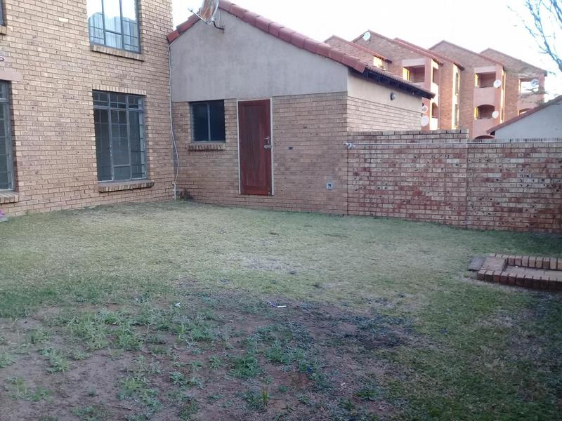 2 Bedroom Property for Sale in Noordwyk Gauteng