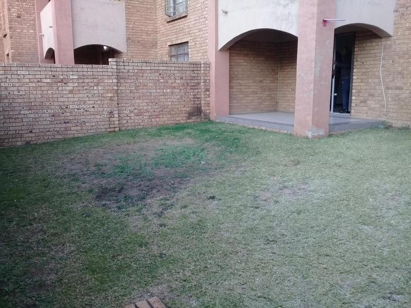 2 Bedroom Property for Sale in Noordwyk Gauteng