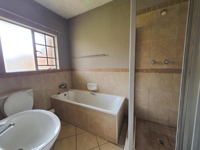 2 Bedroom Property for Sale in Noordwyk Gauteng