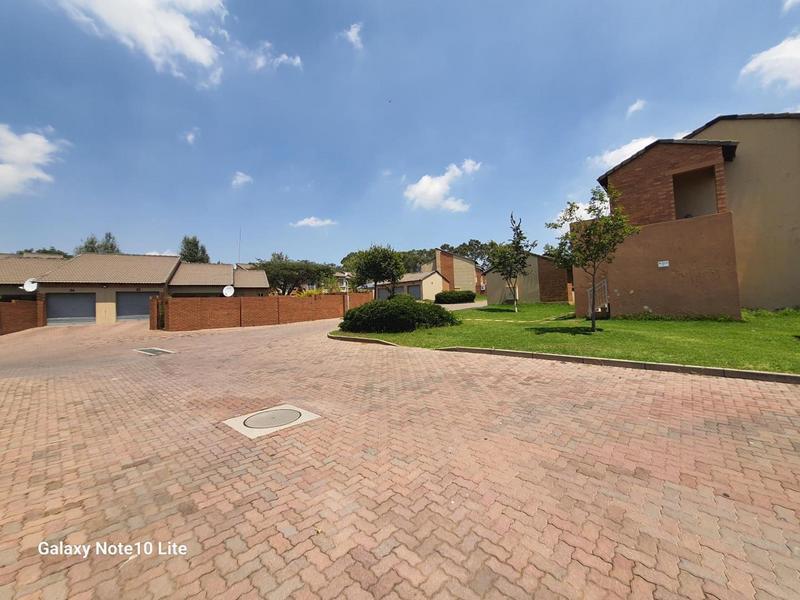 2 Bedroom Property for Sale in Noordwyk Gauteng