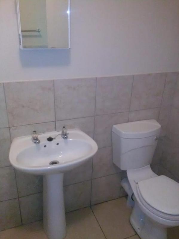 2 Bedroom Property for Sale in Erand Gardens Gauteng