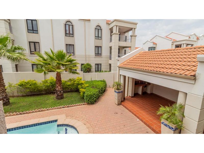 2 Bedroom Property for Sale in Erand Gardens Gauteng