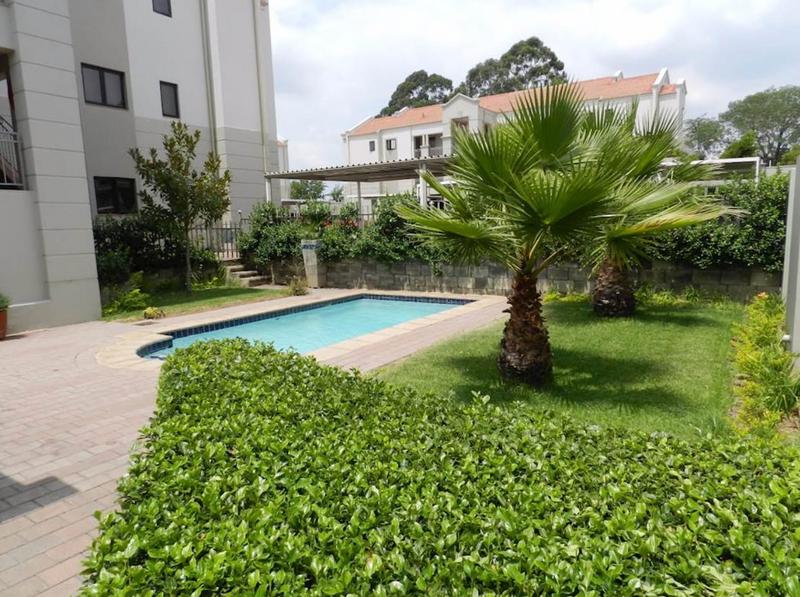 2 Bedroom Property for Sale in Erand Gardens Gauteng