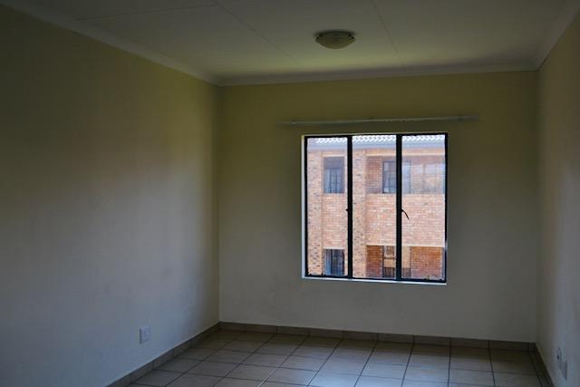 1 Bedroom Property for Sale in Grand Central Gauteng