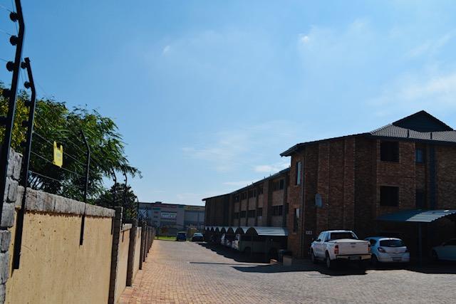 1 Bedroom Property for Sale in Grand Central Gauteng