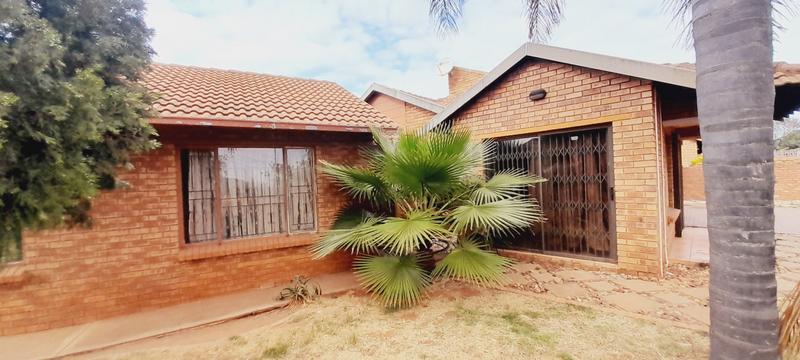 3 Bedroom Property for Sale in The Orchards Gauteng