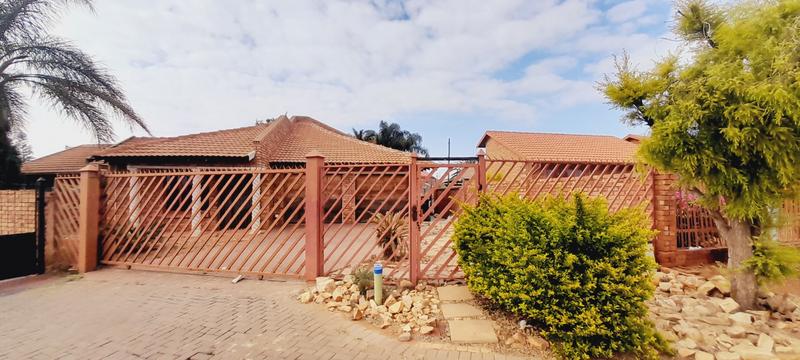 3 Bedroom Property for Sale in The Orchards Gauteng