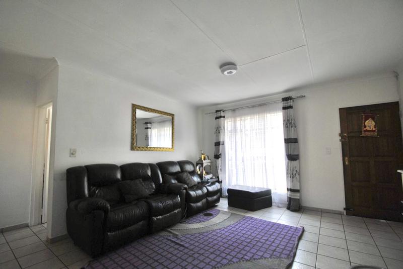 2 Bedroom Property for Sale in Linmeyer Gauteng