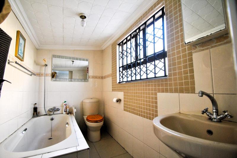 2 Bedroom Property for Sale in Orlando Gauteng