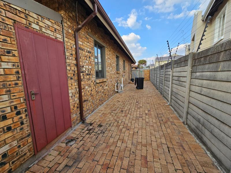 2 Bedroom Property for Sale in Norton Home Estate AH Gauteng