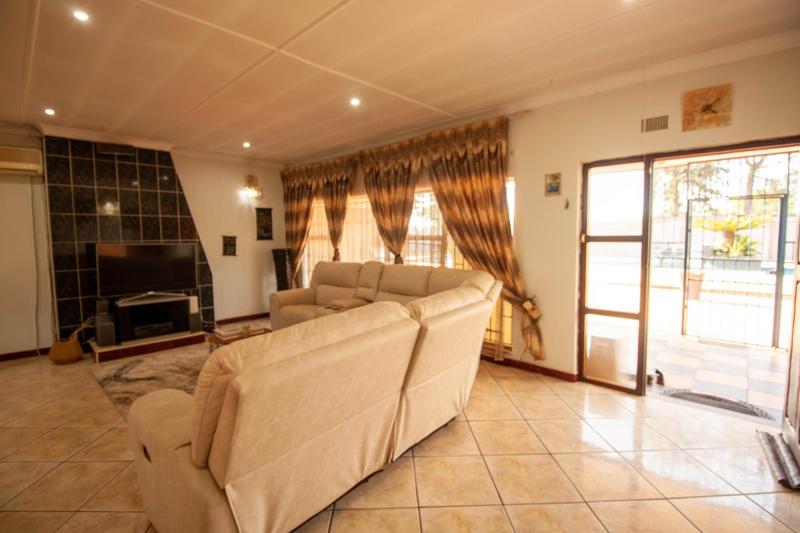 6 Bedroom Property for Sale in Garthdale Gauteng
