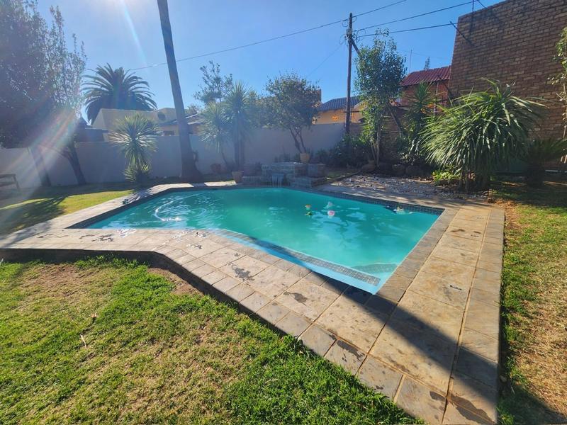 4 Bedroom Property for Sale in Bassonia Gauteng