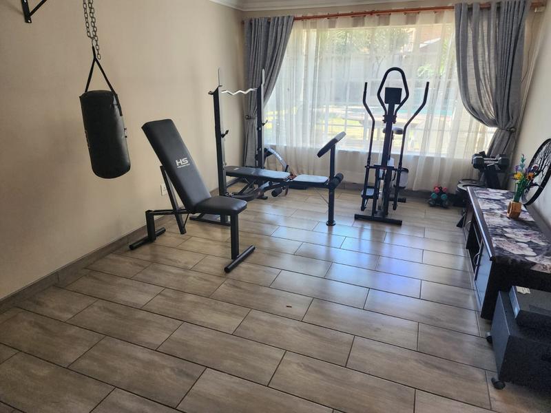 4 Bedroom Property for Sale in Bassonia Gauteng