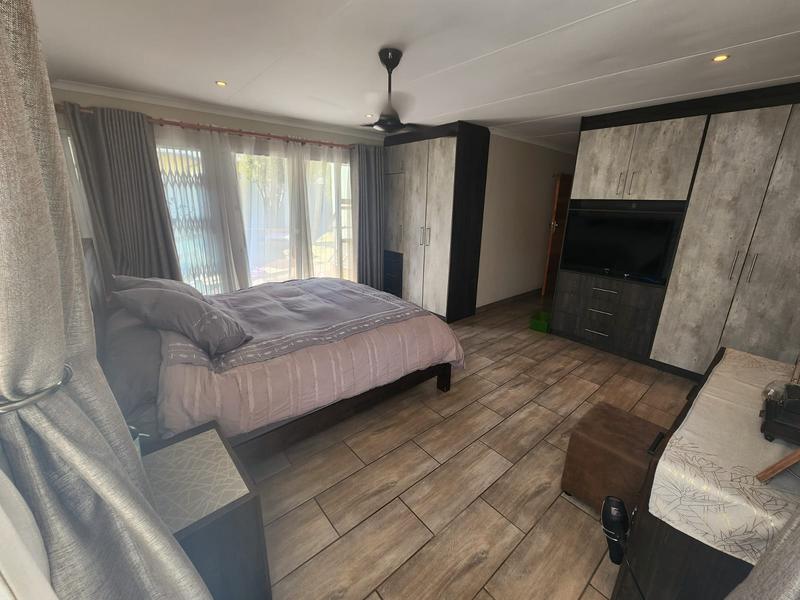 4 Bedroom Property for Sale in Bassonia Gauteng