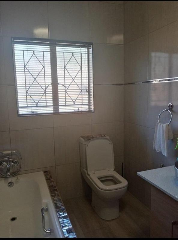 3 Bedroom Property for Sale in Birchleigh Gauteng