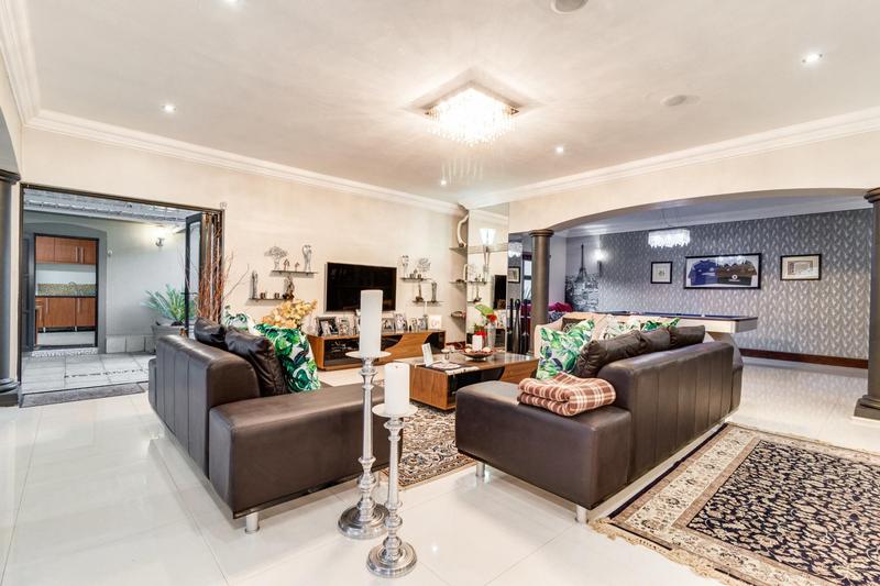 6 Bedroom Property for Sale in Fourways Gardens Gauteng