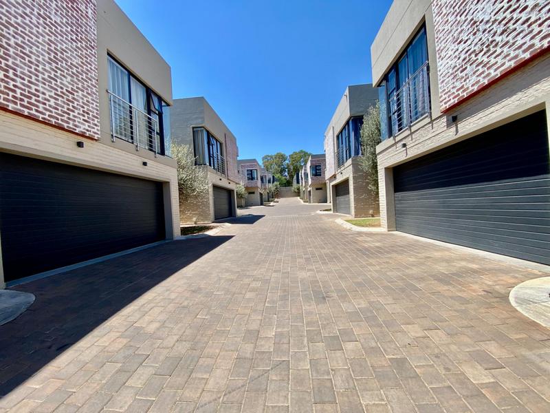 3 Bedroom Property for Sale in Bryanston Gauteng