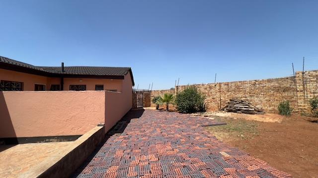 3 Bedroom Property for Sale in Lenasia Gauteng