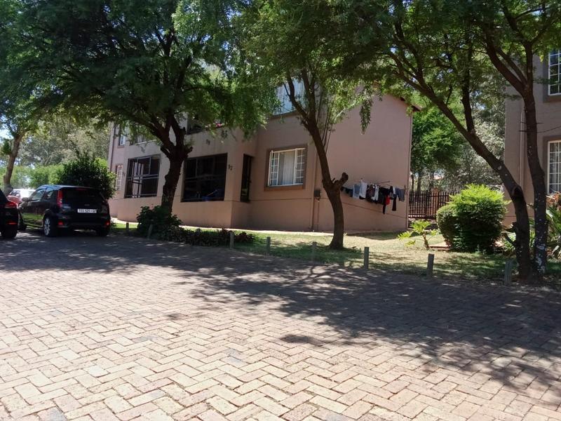 2 Bedroom Property for Sale in Wilgeheuwel Gauteng