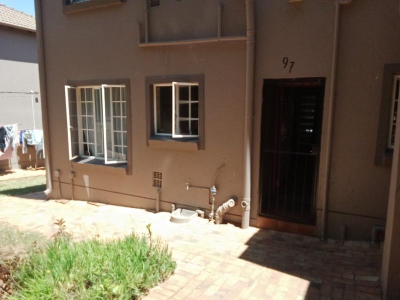 2 Bedroom Property for Sale in Wilgeheuwel Gauteng